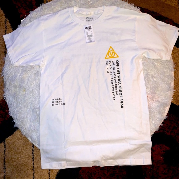 New 2020 Vans t shirt NWT ๐ฅ - Picture 1 of 2